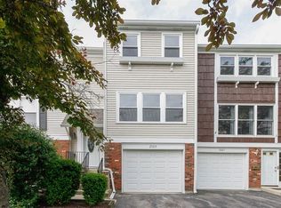 2005 Farnham Ct, Schaumburg, IL