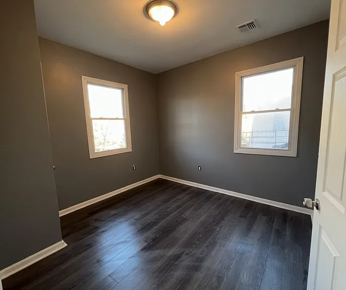 111 Putnam St #2 — Photo 4