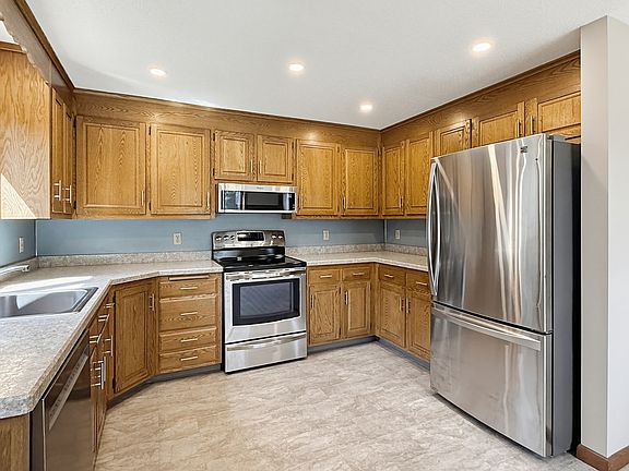 3rd image of 27 Church St #1
