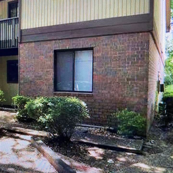 1st image of 216 Dixie Dr APT E8