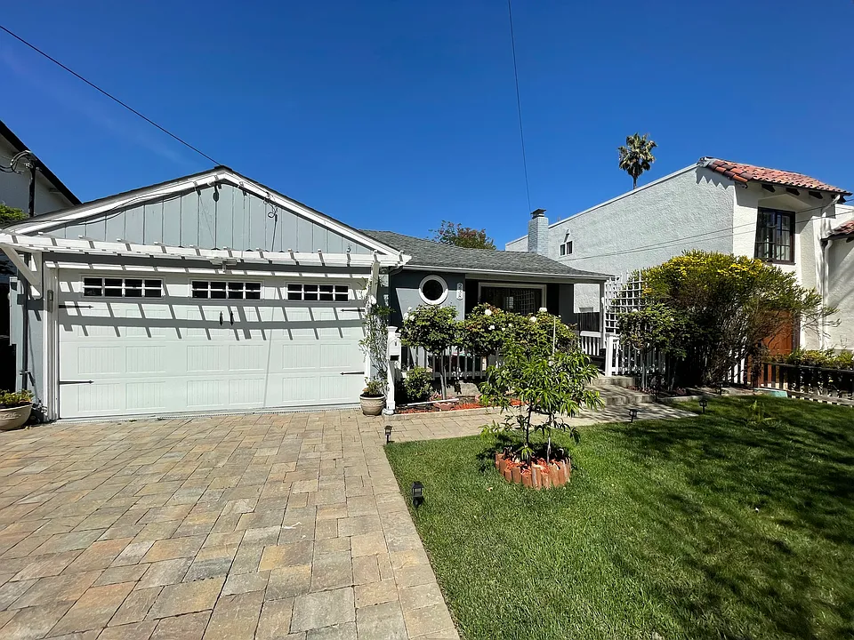 238 26th Ave
