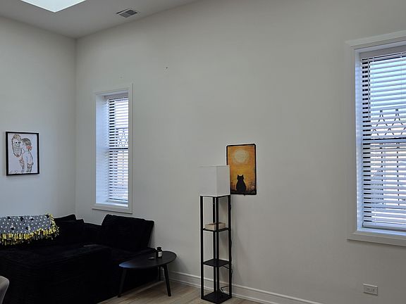 3rd image of 2909 N Milwaukee Ave #3