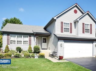 369 Juniper Ln, South Elgin, IL 60177