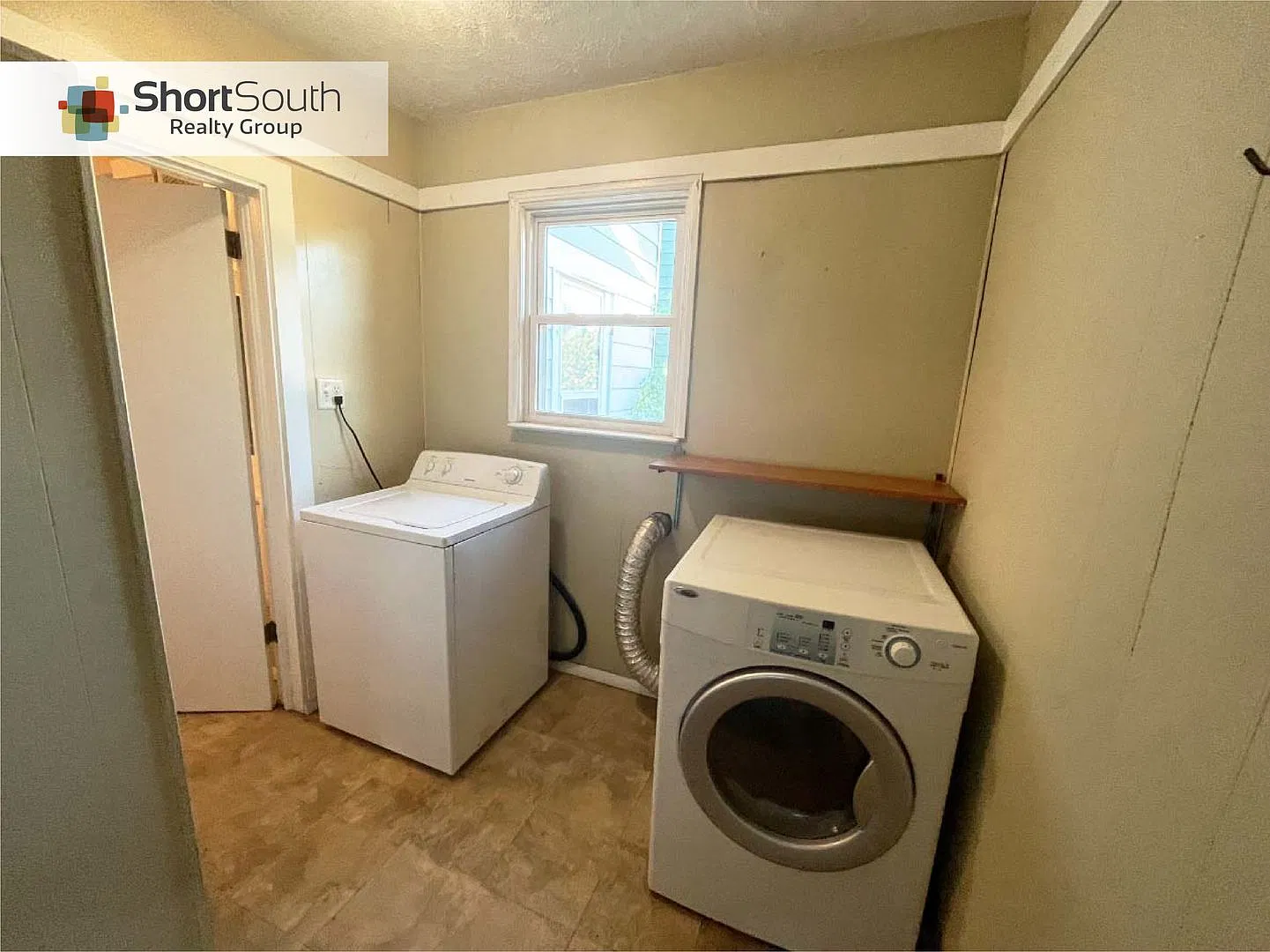 3 bed 1.5 bath Single Family Home — Photo 4