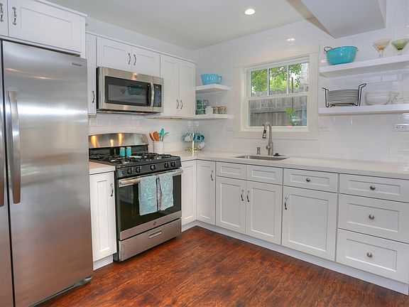 3rd image of 2118 Oak Park Ln #5