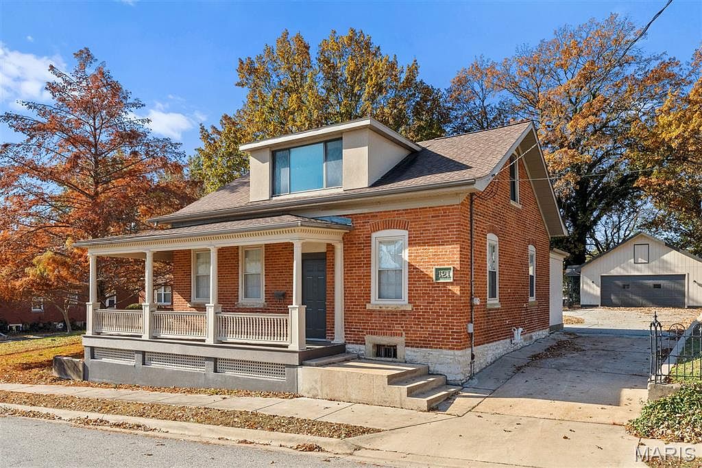 421 S Church St, Waterloo, IL 62298 | Zillow