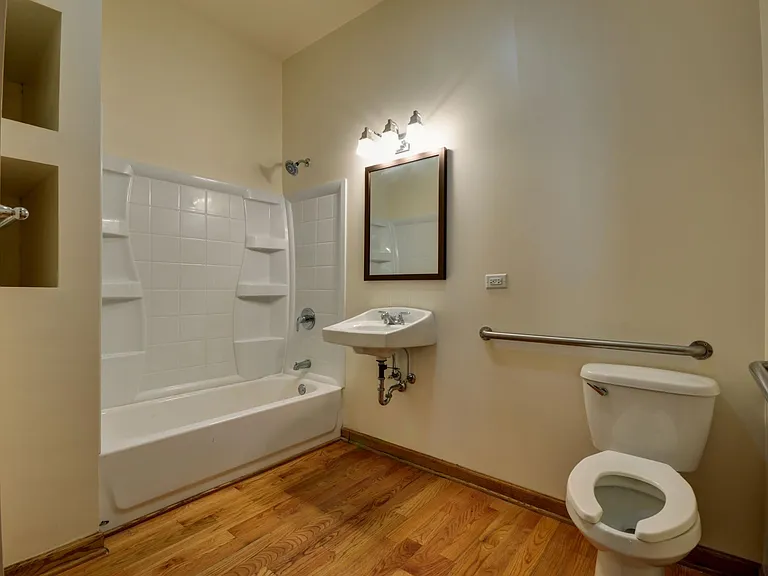 123 N Jefferson St #2R — Photo 13