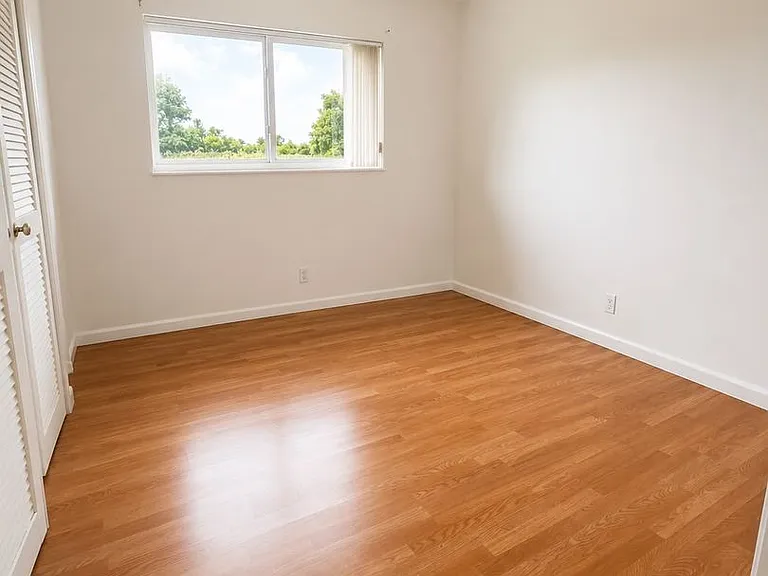 500 E Country Club Cir — Photo 5