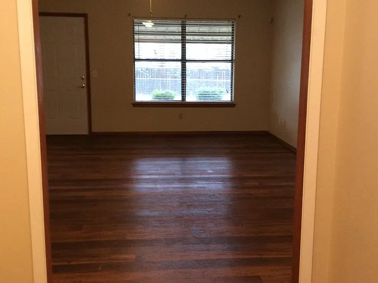 2835 Cypress Dr — Photo 4