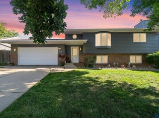 1224 S Dunham Cir, Sioux Falls, SD 57106