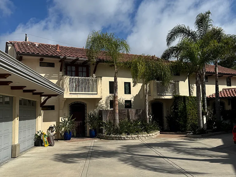 1584 Redlands Pl #C — Photo 1