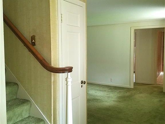 4th image of 34 Ely Dr
