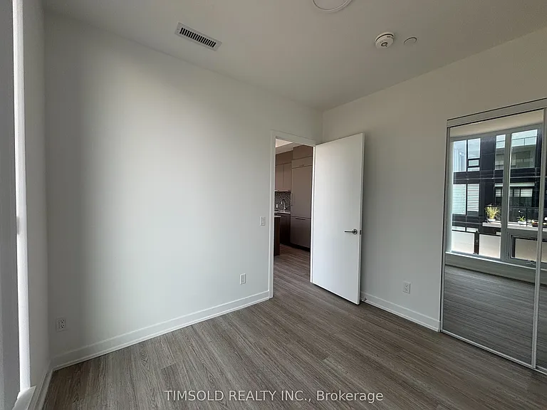 8188 Yonge St #916 — Photo 6