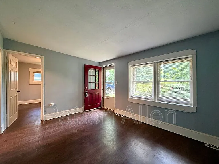 10 Miller Rd E #A — Photo 2