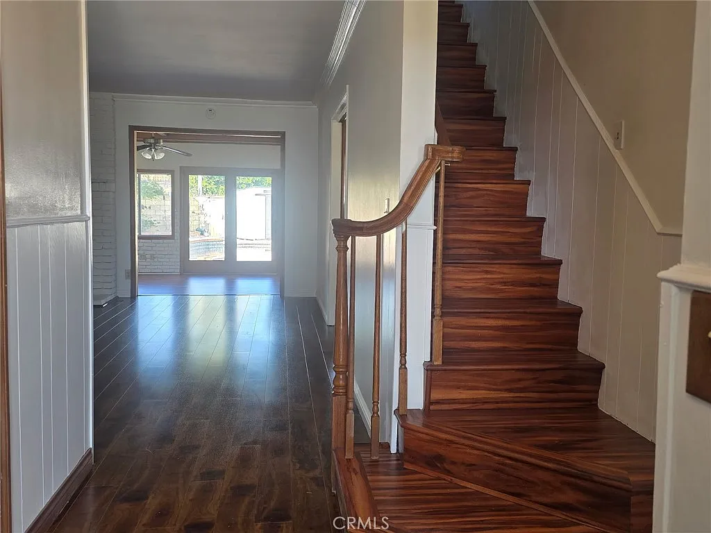 4 bed, 2323 sqft, $6,200 — Photo 4