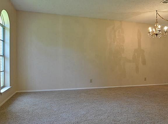 3rd image of 303 Oak Crest Hill Dr