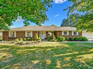512 Snowglen Dr, Englewood, OH