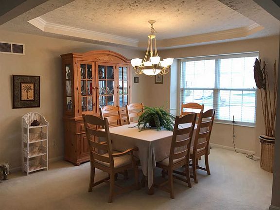 5th image of 449 Bunchberry Dr
