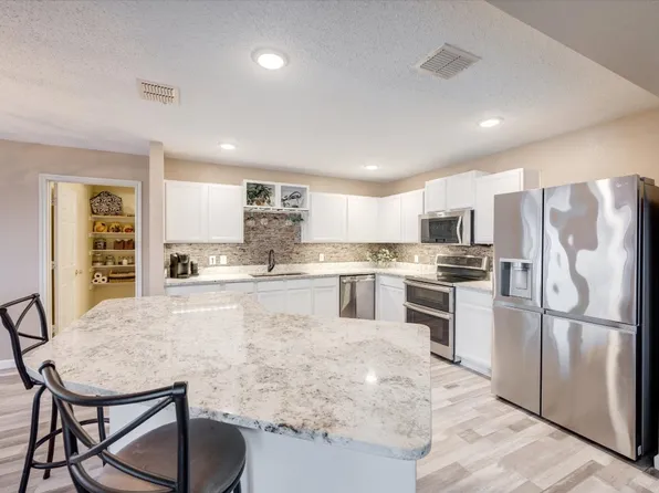 2408 Collington Dr, Roanoke, TX 76262