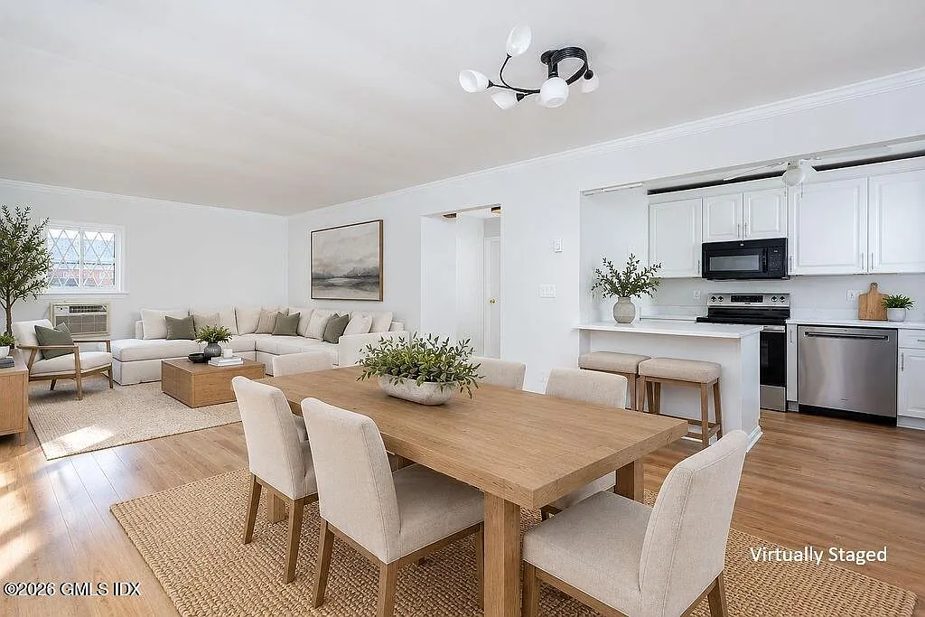 2 bed, 2.0 bath, 952 sqft, $2,900 — Photo 1