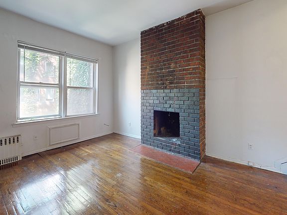 3rd image of 227 E 11th St APT 4B