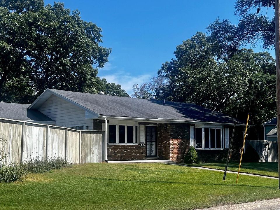 2nd image of 620 Center St
