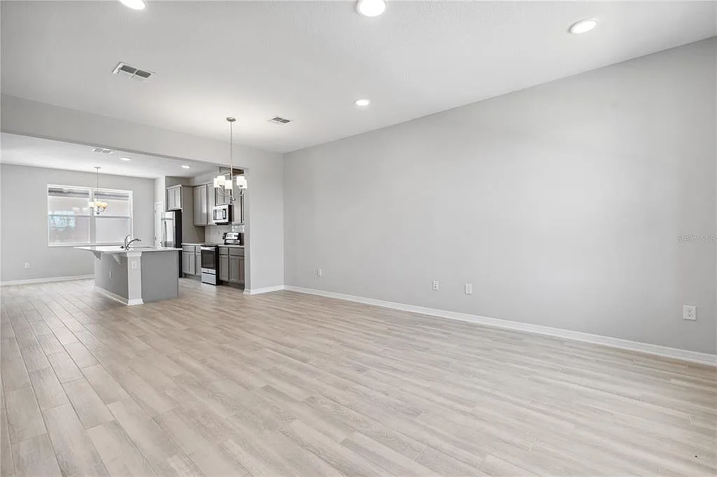 3 bed, 2.5 bath, 1688 sqft, $2,625 — Photo 3