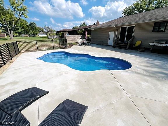 4th image of 8320 Craigleigh Dr