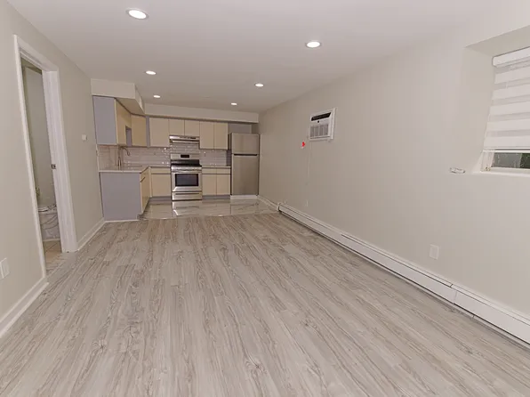 380 Undercliff Avenue image 6 of 10