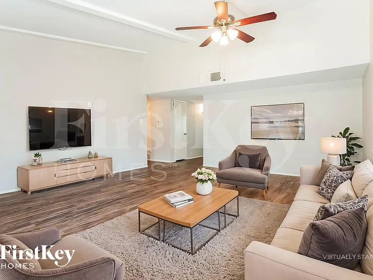 1316 Royal Oak Dr — Photo 6