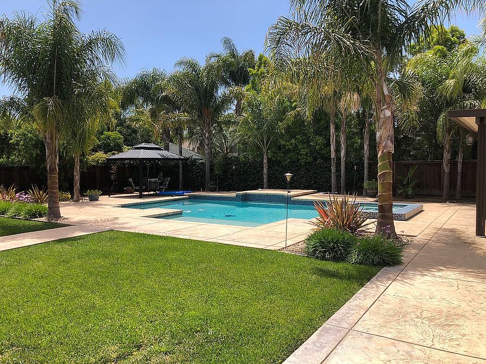 2nd image of 1424 Hillsborough Blvd