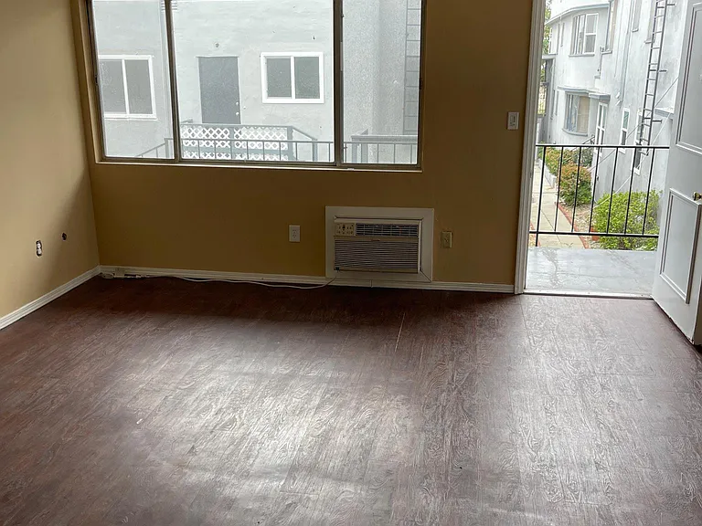 1941 Wilcox Ave #12 — Photo 8