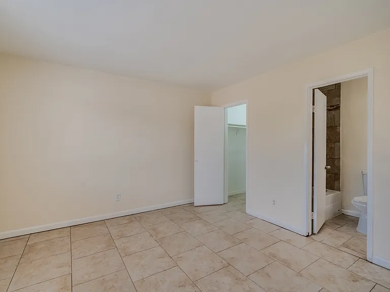 1444 S 45th St — Photo 13
