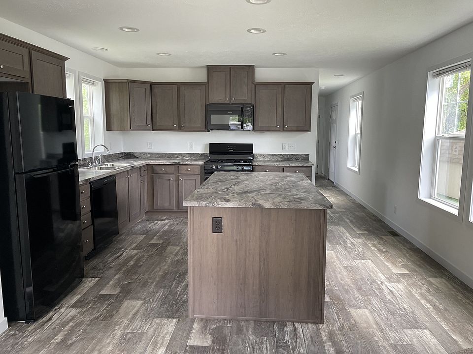 1st image of 260 Pin Oak Dr #70