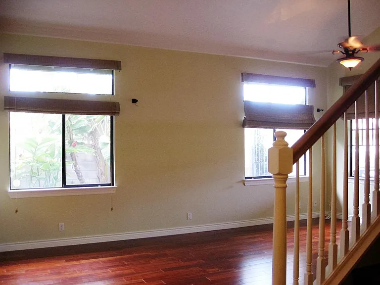 Dual zone AC (upstairs, or downstairs).