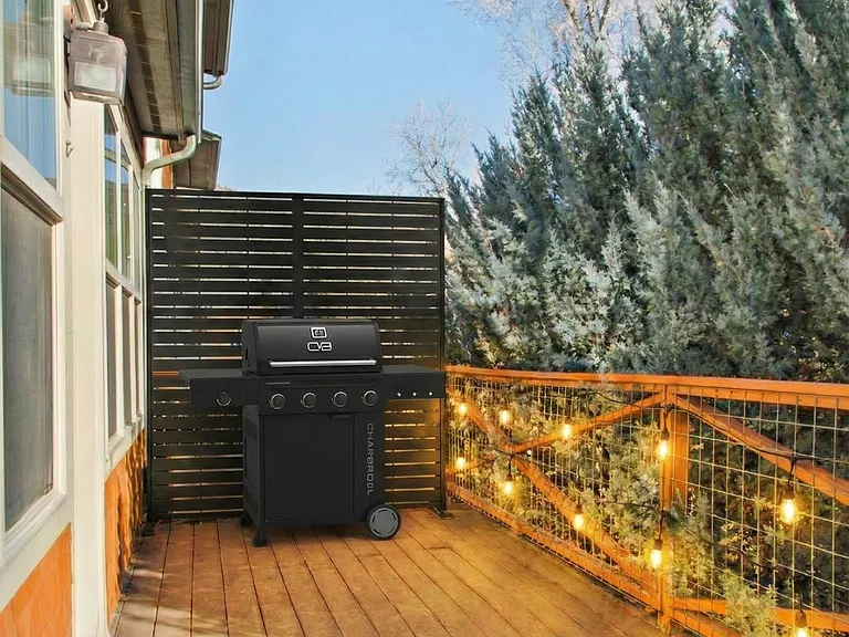 536 Evans Ct — Photo 3