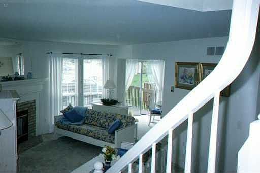 4th image of 3078 Village Cir N