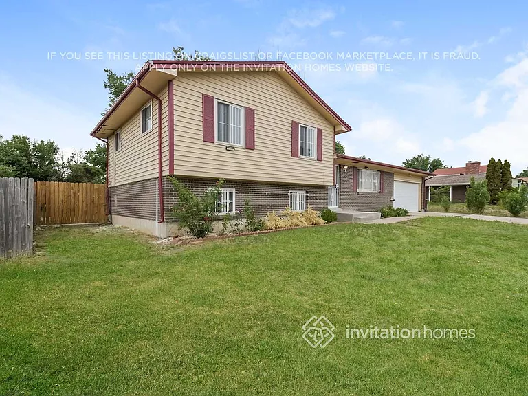 13030 E 47th Avenue Cir — Photo 2