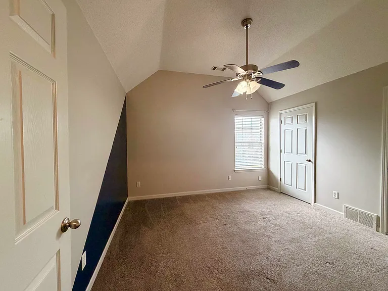 240 Magnolia Garden Ln — Photo 10