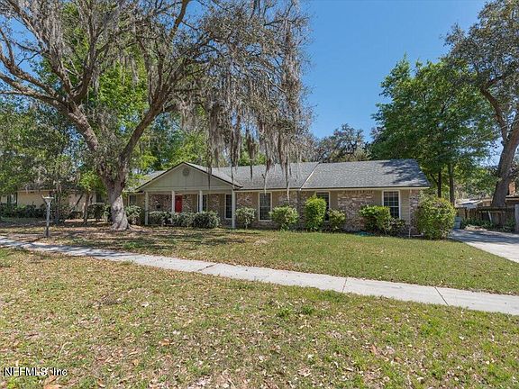 3rd image of 3327 HOLLYCREST Boulevard