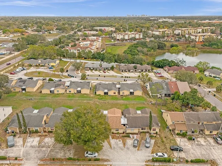 1267 Woodman Way — Photo 3