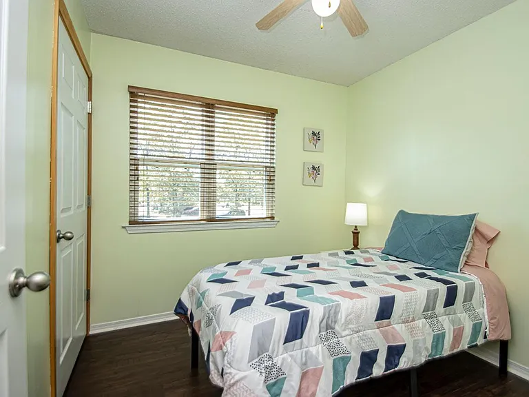 101 Bearskin Dr — Photo 38