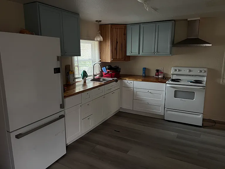 306 Locust St #A — Photo 16