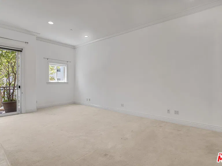132 S Maple Dr #201 — Photo 18