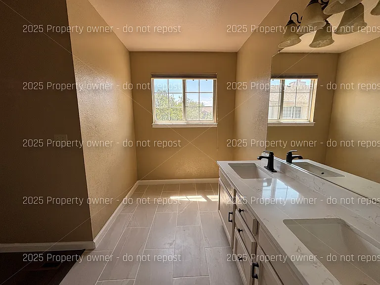 2010 S Xenia Way — Photo 29