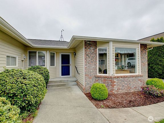 4th image of 3805 N Avenue W