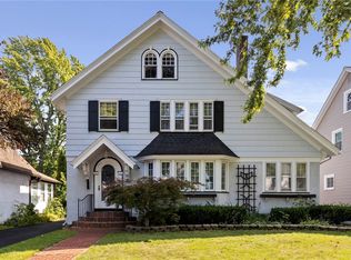 345 Hurstbourne Rd, Rochester, NY 14609