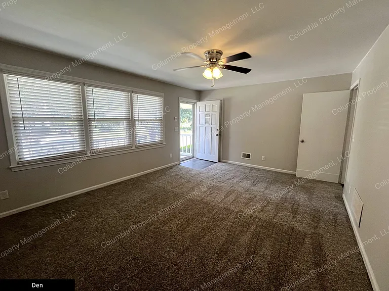306 Lloydwood Dr — Photo 12