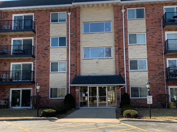 100 W Park Circle Dr APT 2A, Wheaton, IL 60187