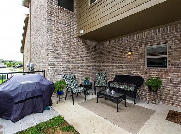 4th image of 1412 Arapaho Dr